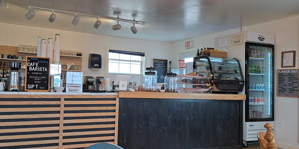 Vibe, Black & White - Café and Bistro