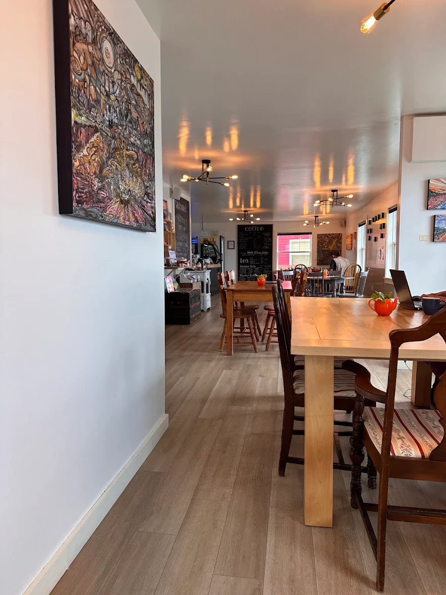 Vibe, Black & White - Café and Bistro