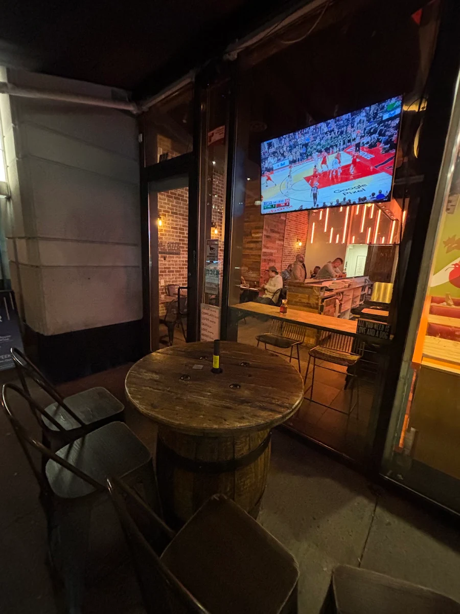 Vibe, JZ’s Pizza