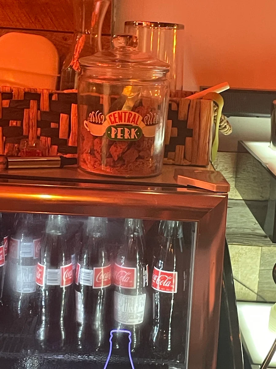 Vibe, JZ’s Pizza