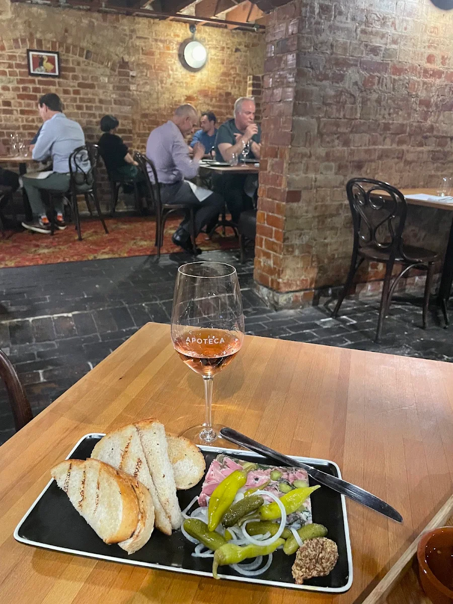 Food & drink, APOTECA