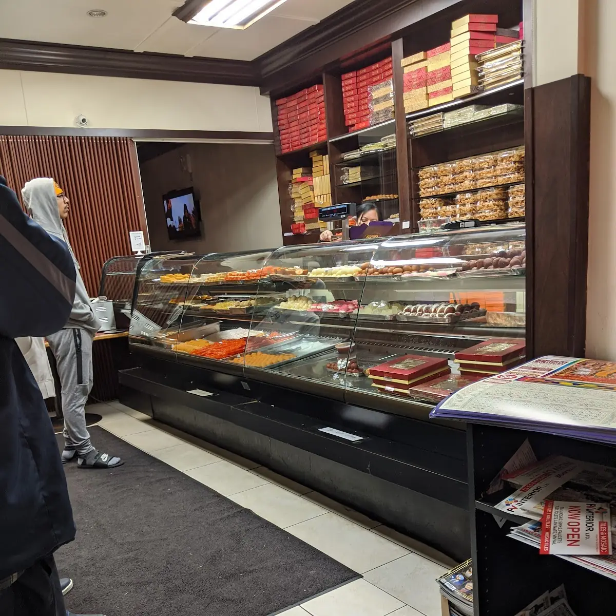 Vibe, Gian's Sweetshop