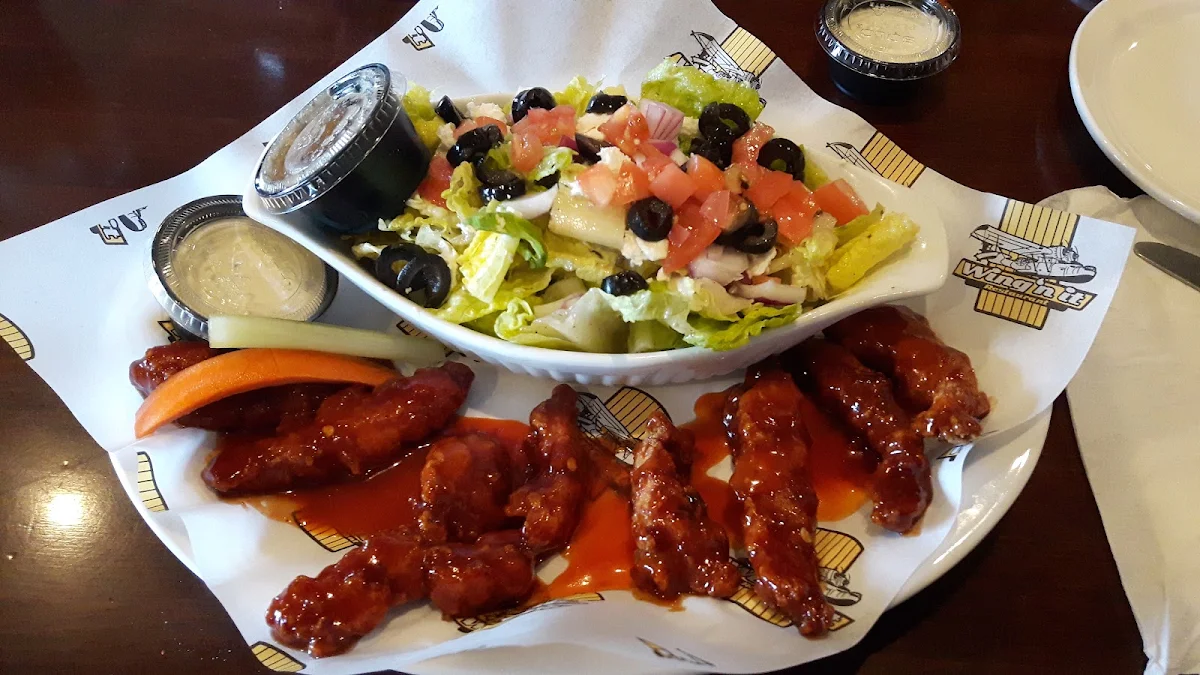 Food & drink, Wing'n It
