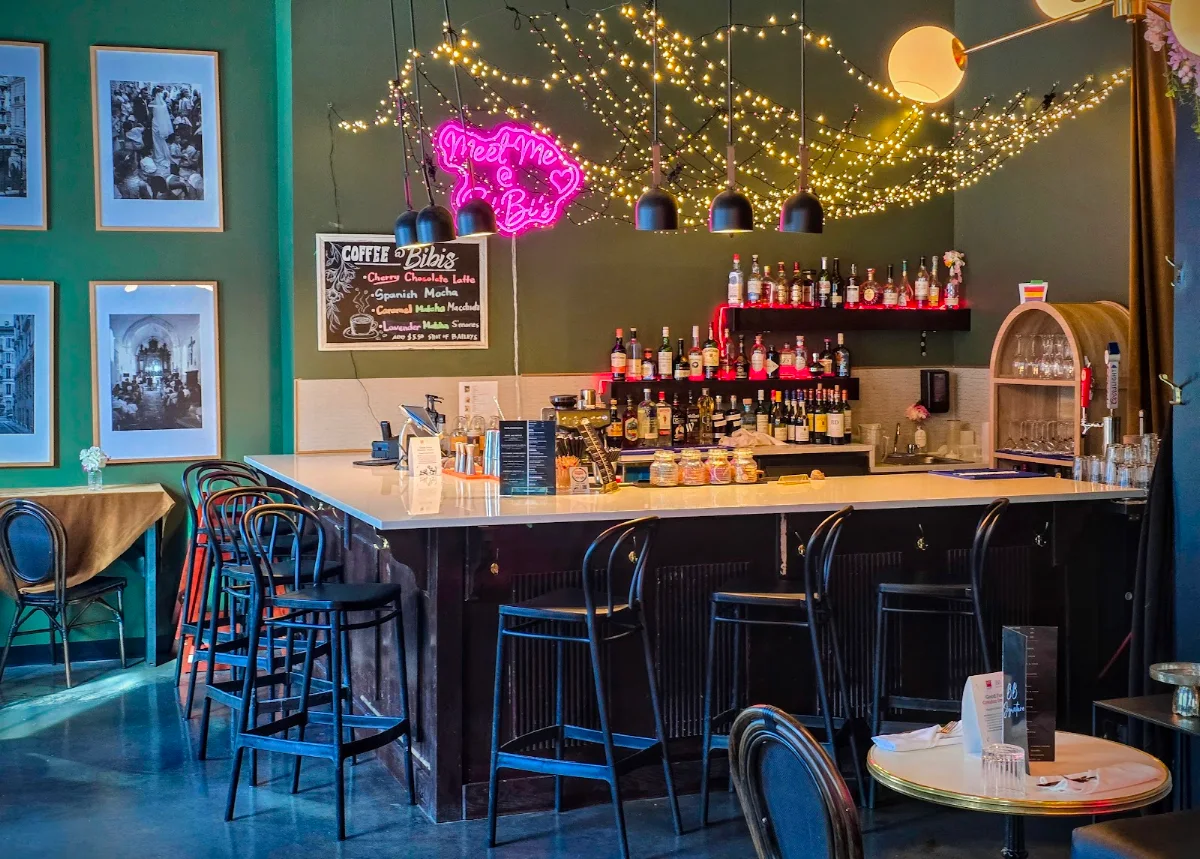 Vibe, Bibi Bistro