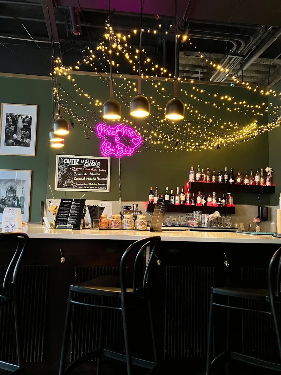 Vibe, Bibi Bistro