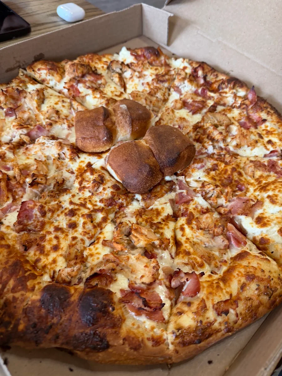 Food & drink, Theos Pizzeria