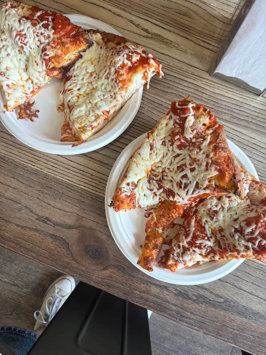 Food & drink, Theos Pizzeria