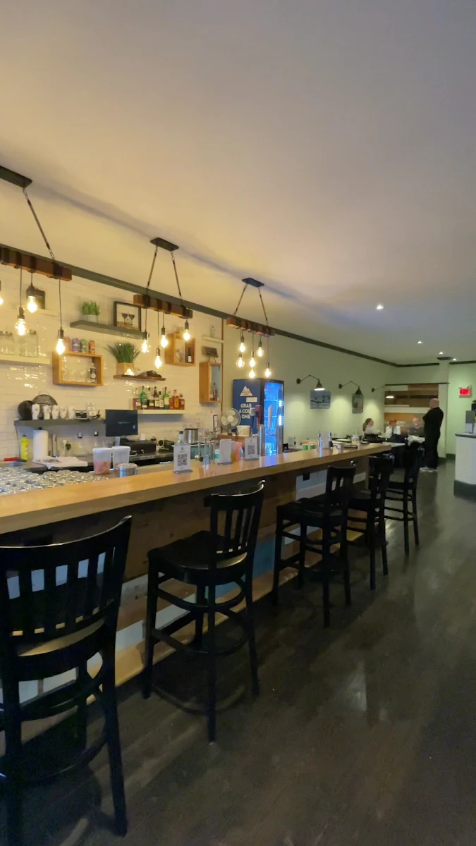 Vibe, Ragged Rocks Gastropub