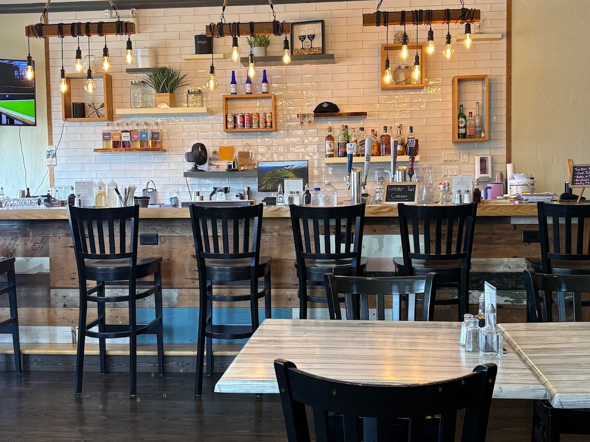 Vibe, Ragged Rocks Gastropub