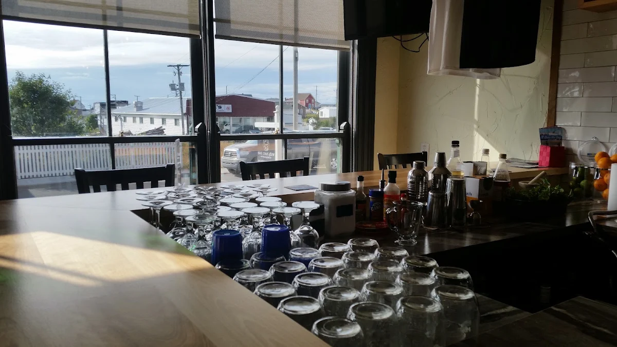 Vibe, Ragged Rocks Gastropub
