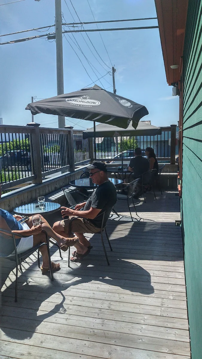 Vibe, Ragged Rocks Gastropub