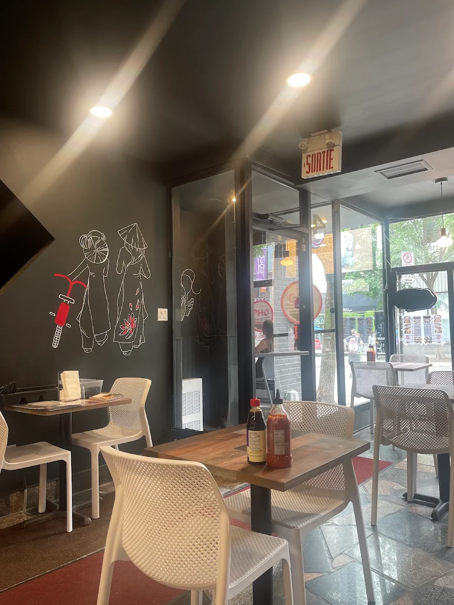Vibe, Restaurant I AM PHO (Saint-Laurent)