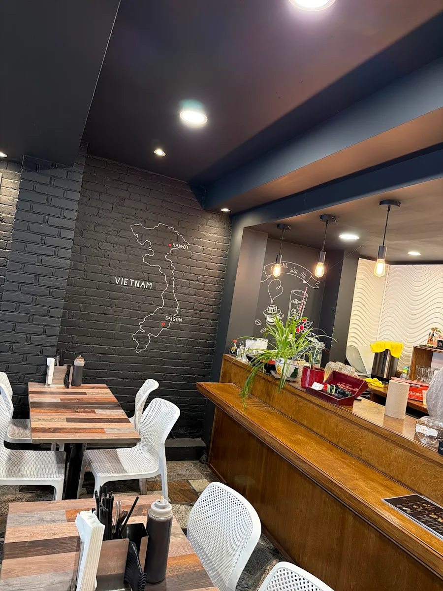 Vibe, Restaurant I AM PHO (Saint-Laurent)