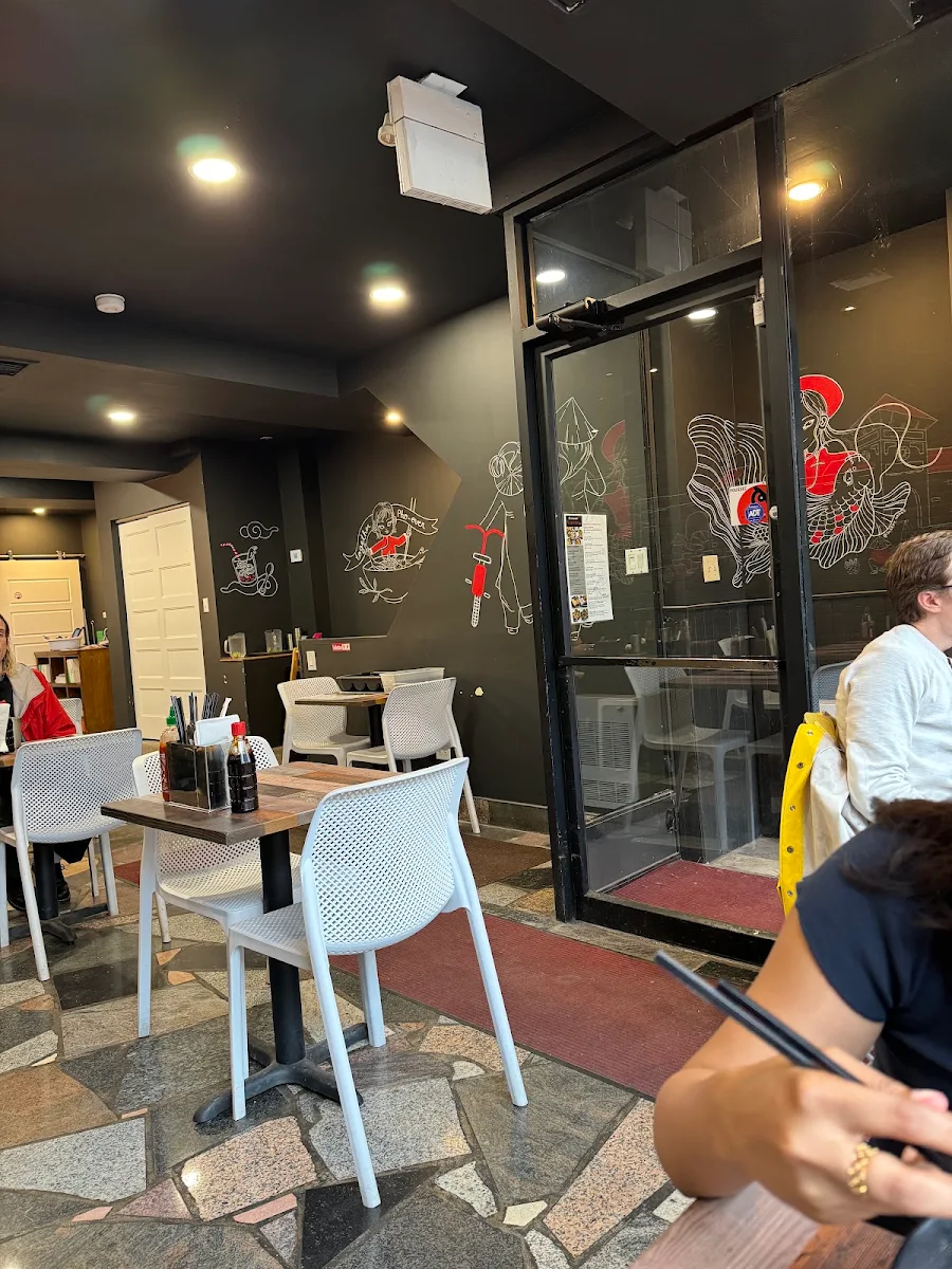 Vibe, Restaurant I AM PHO (Saint-Laurent)