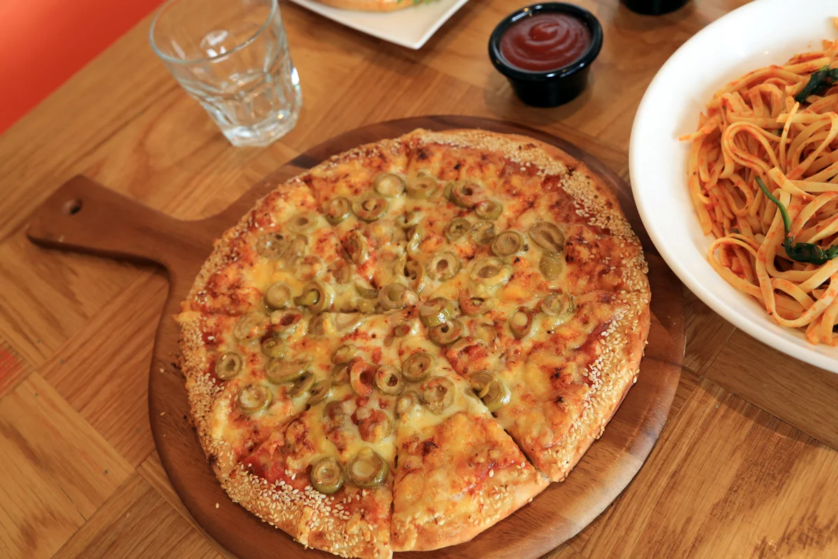 Food & drink, Shemesh Vegetarian Pizza Bar & More