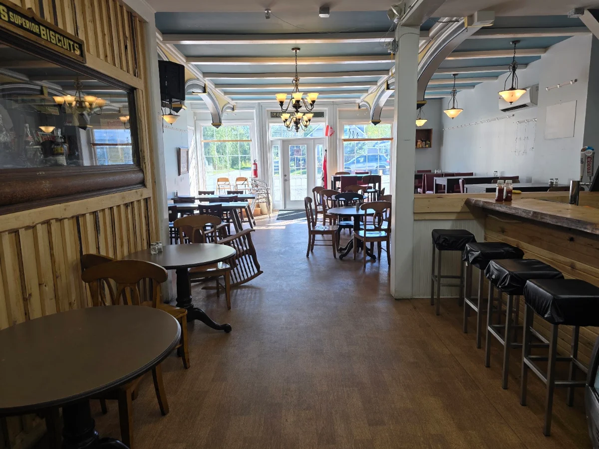 Vibe, Mud Slide Cafe