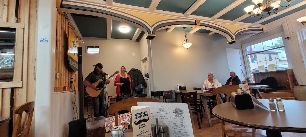 Vibe, Mud Slide Cafe