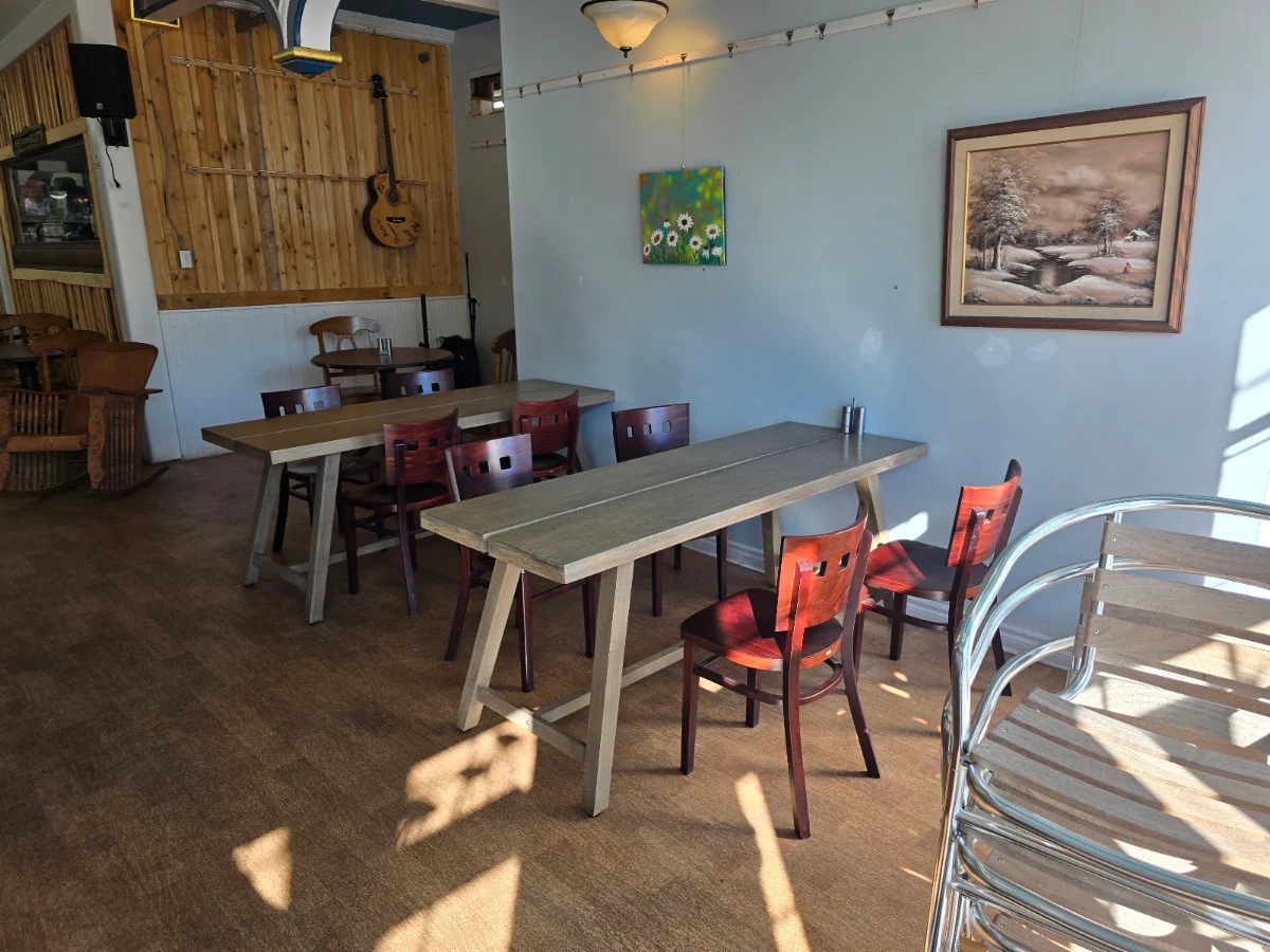 Vibe, Mud Slide Cafe