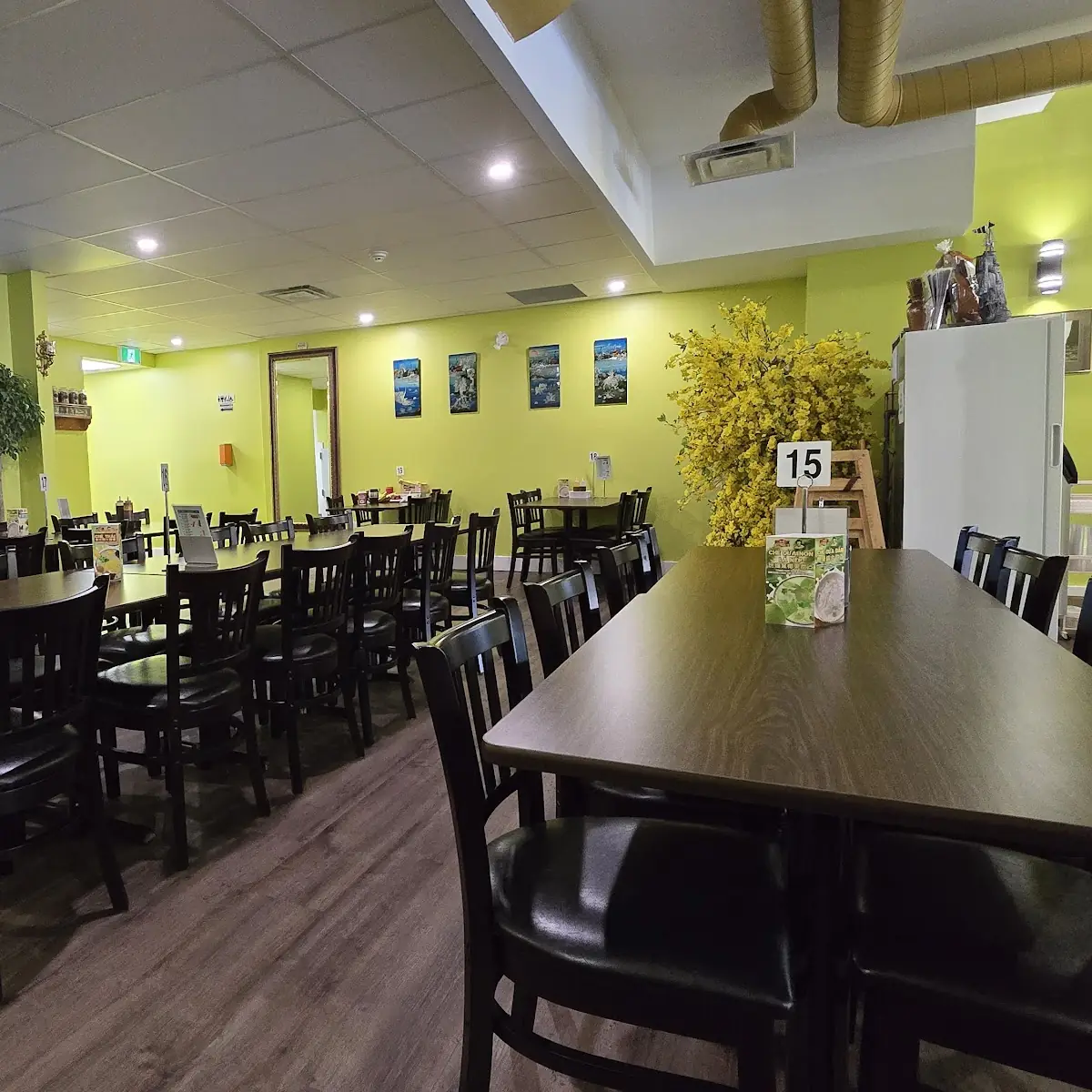 Vibe, Pho Hut