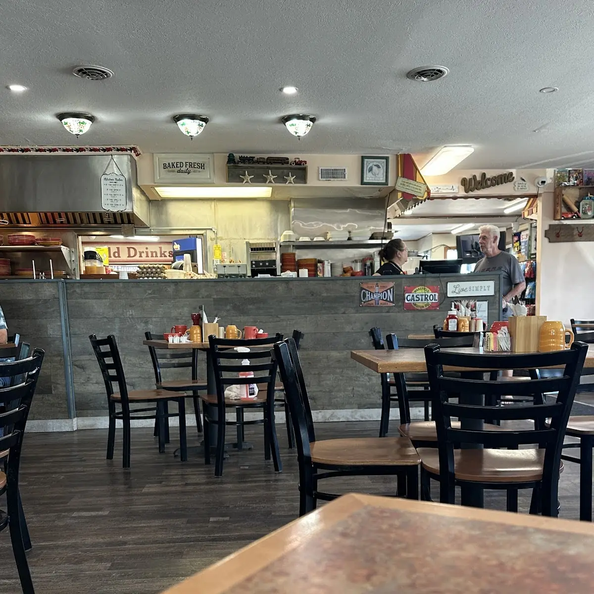 Vibe, Ure's Country Kitchen
