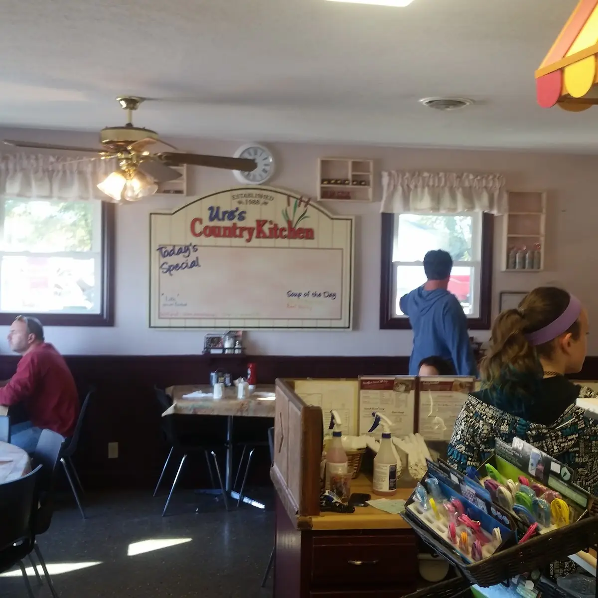 Vibe, Ure's Country Kitchen