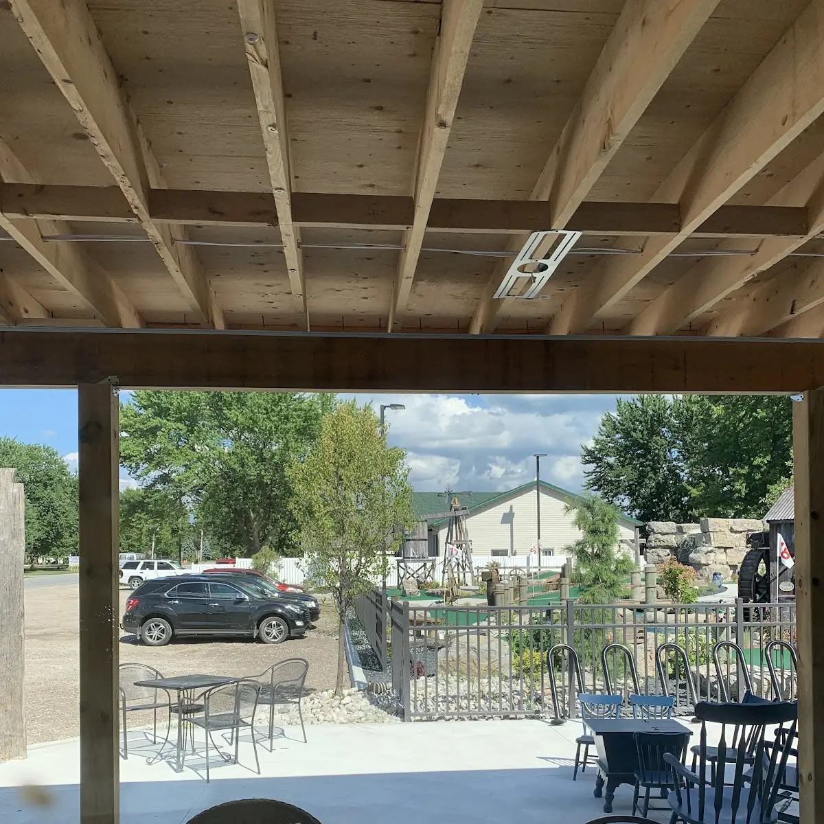 Vibe, Ure's Country Kitchen