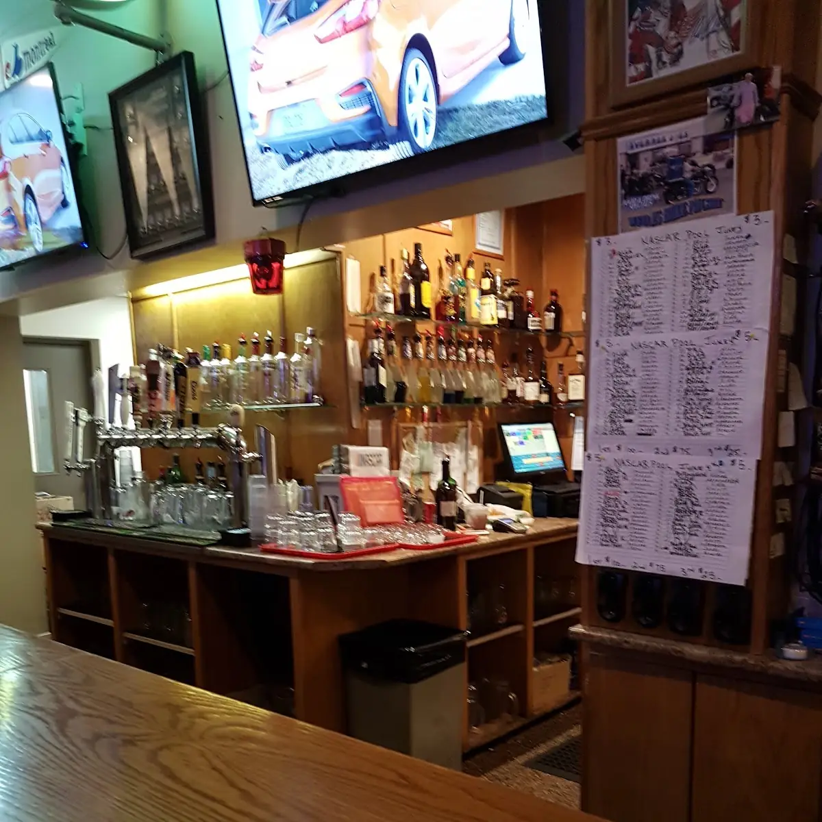 Vibe, Average Joes Sports Bar
