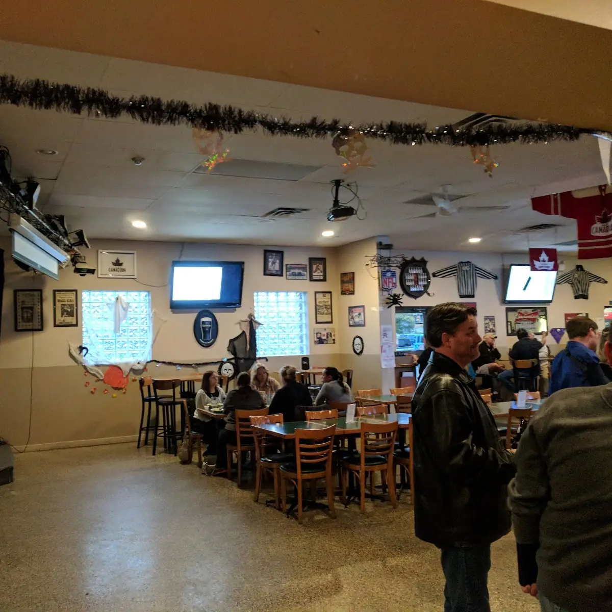 Vibe, Average Joes Sports Bar