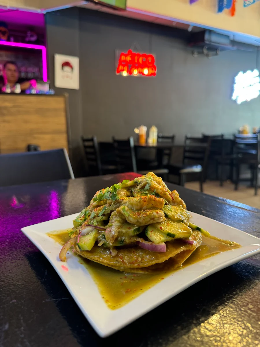 Food & drink, El Molcajete