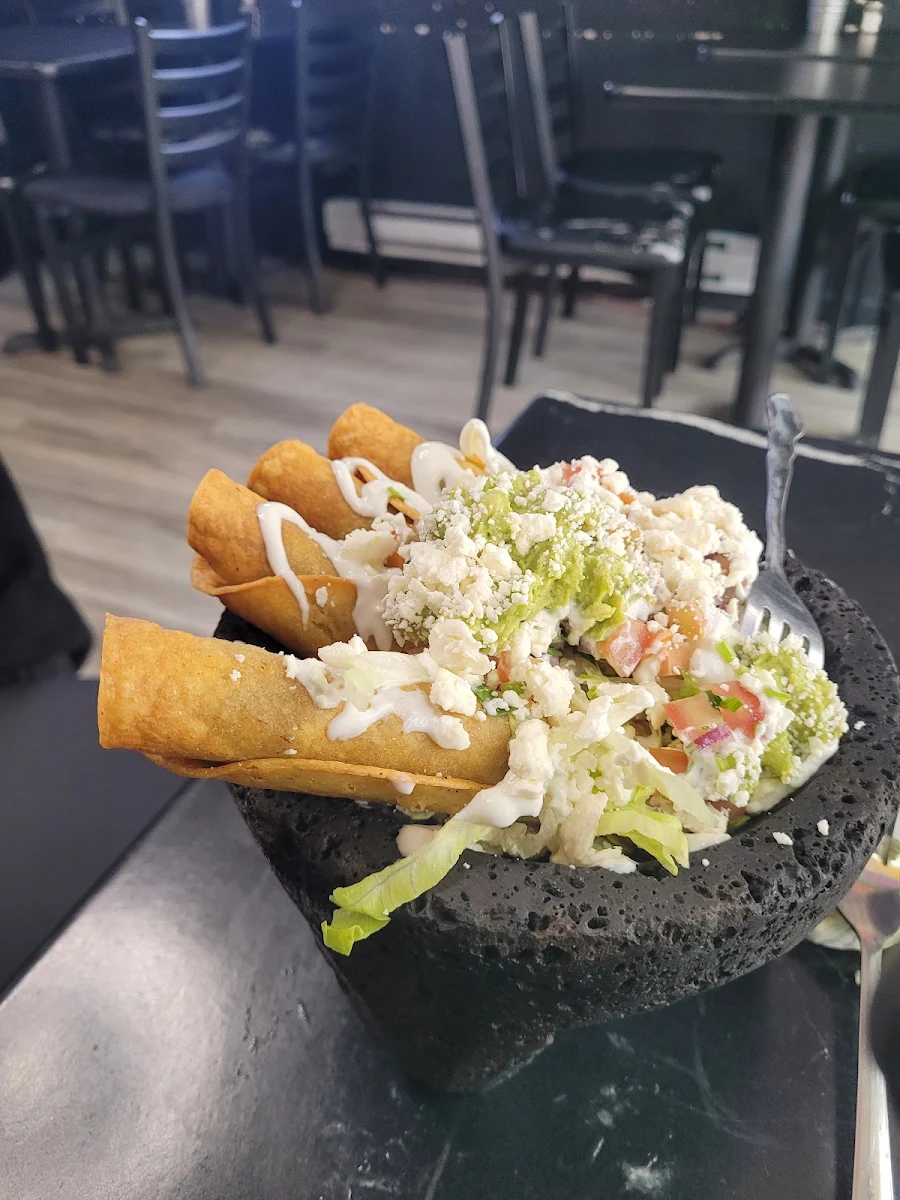 Food & drink, El Molcajete