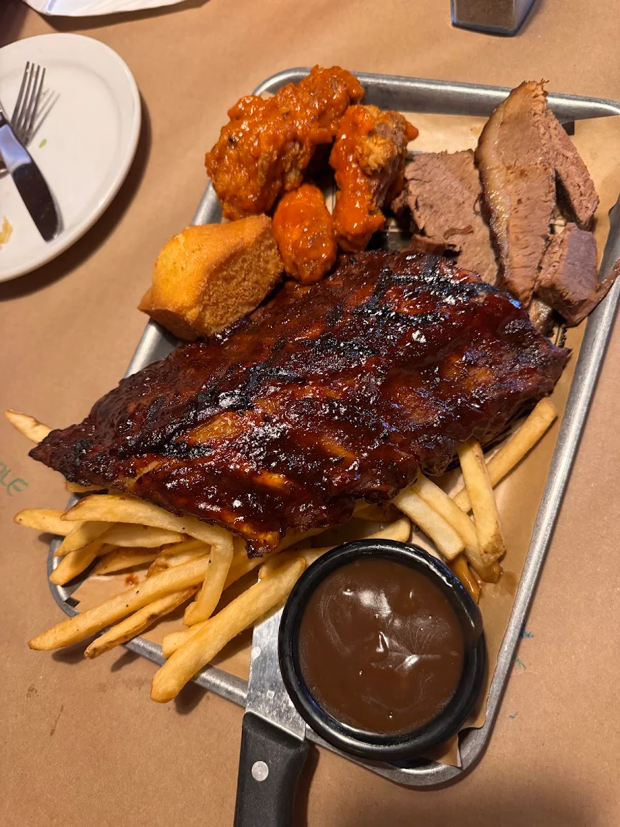 Food & drink, Montana’s BBQ & Bar