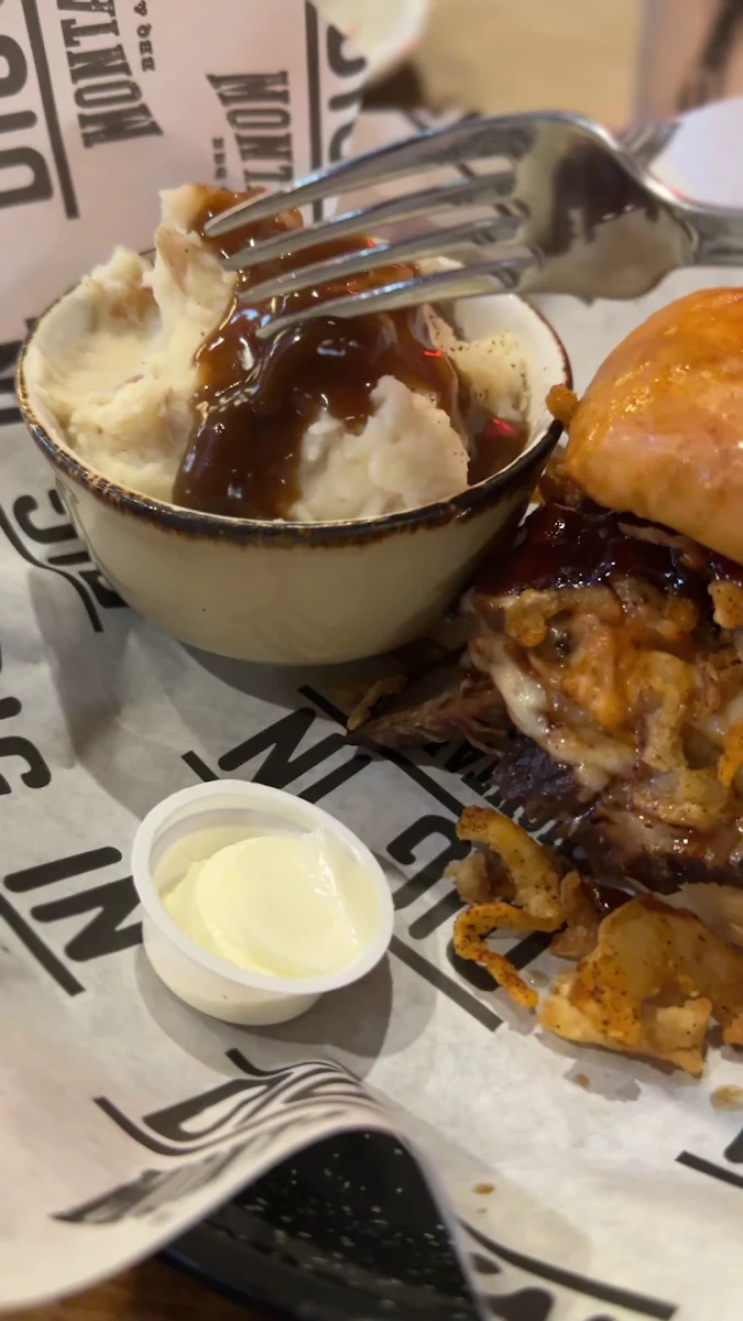 Food & drink, Montana’s BBQ & Bar