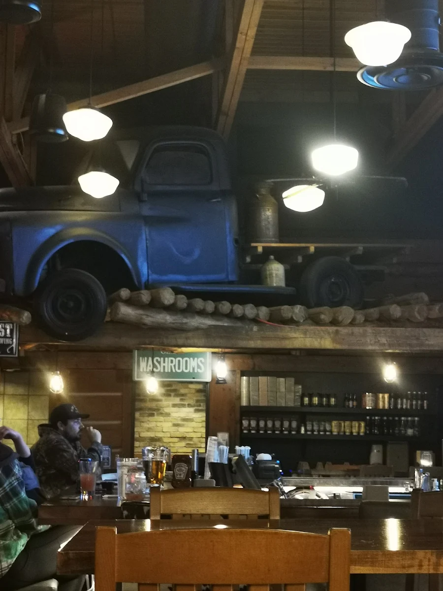 Vibe, Montana’s BBQ & Bar