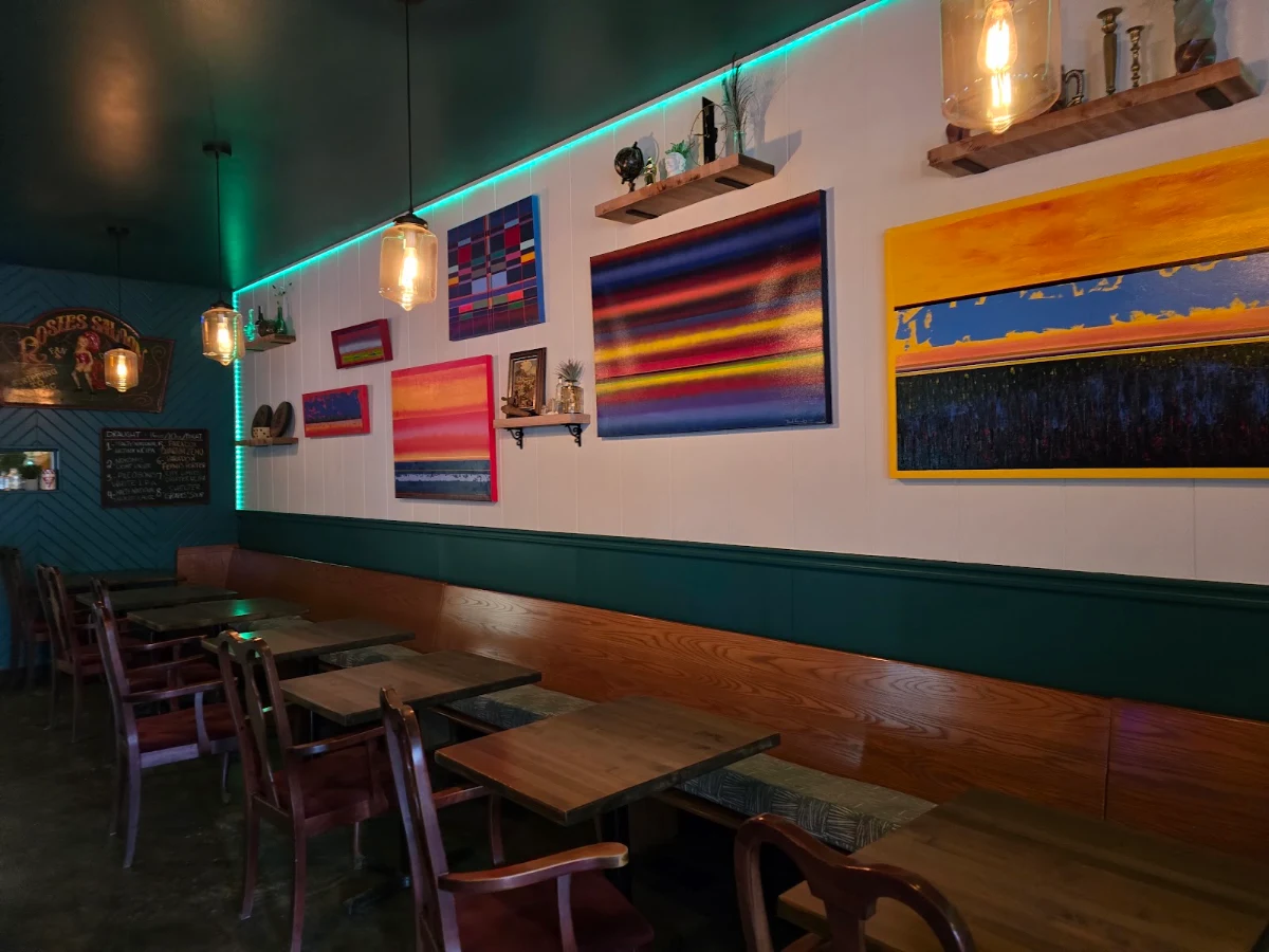 Vibe, Paradox Pizzeria & Brewery