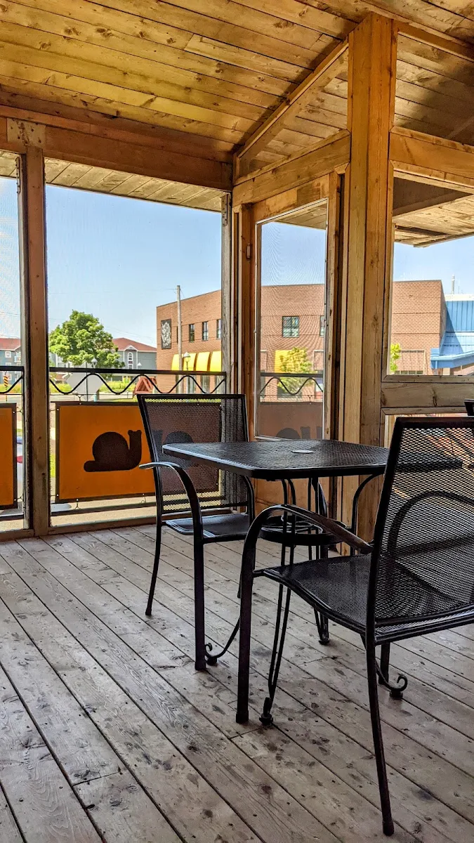Vibe, Cafe Archibald