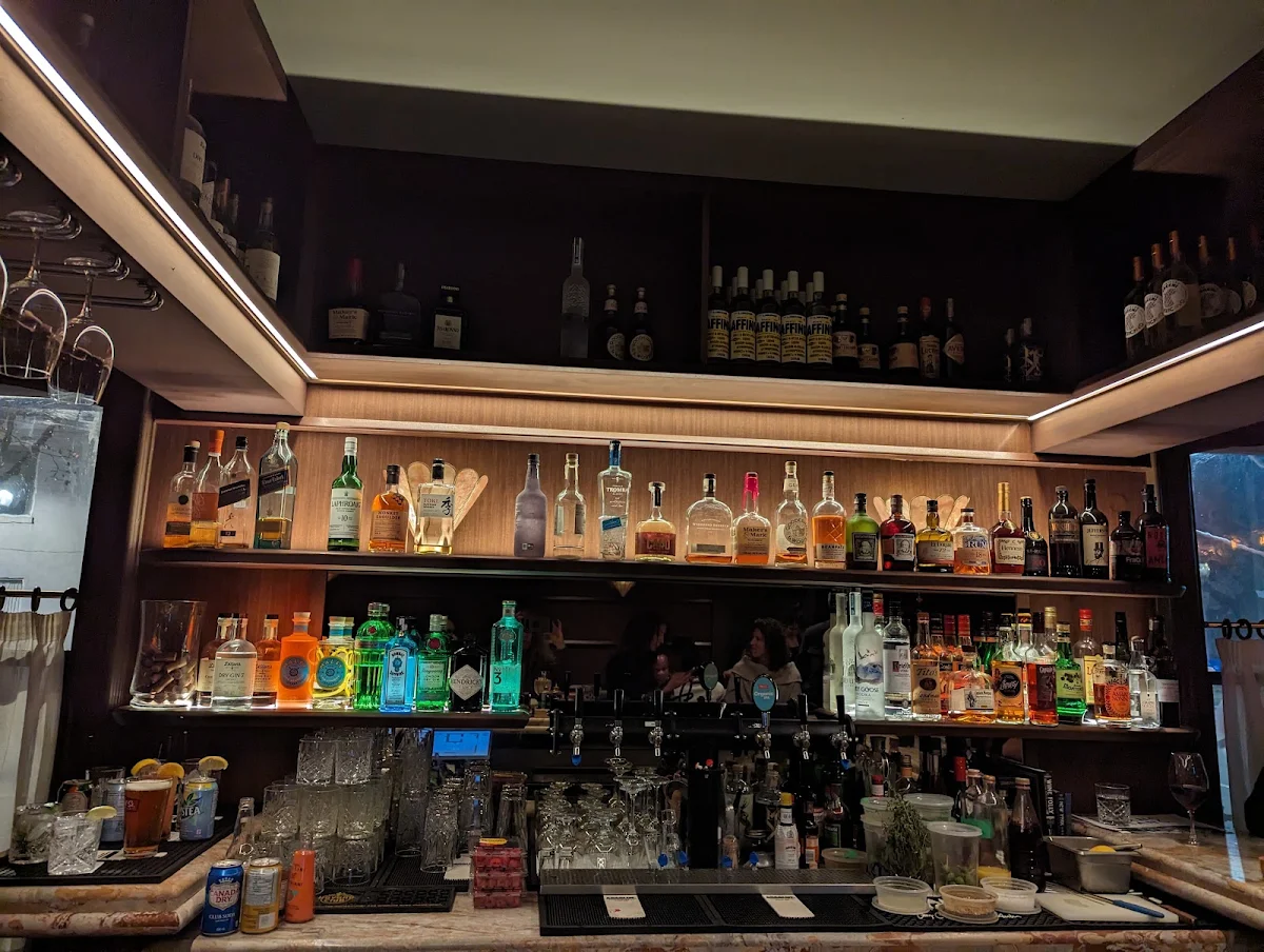 Vibe, Piano Piano Restaurant