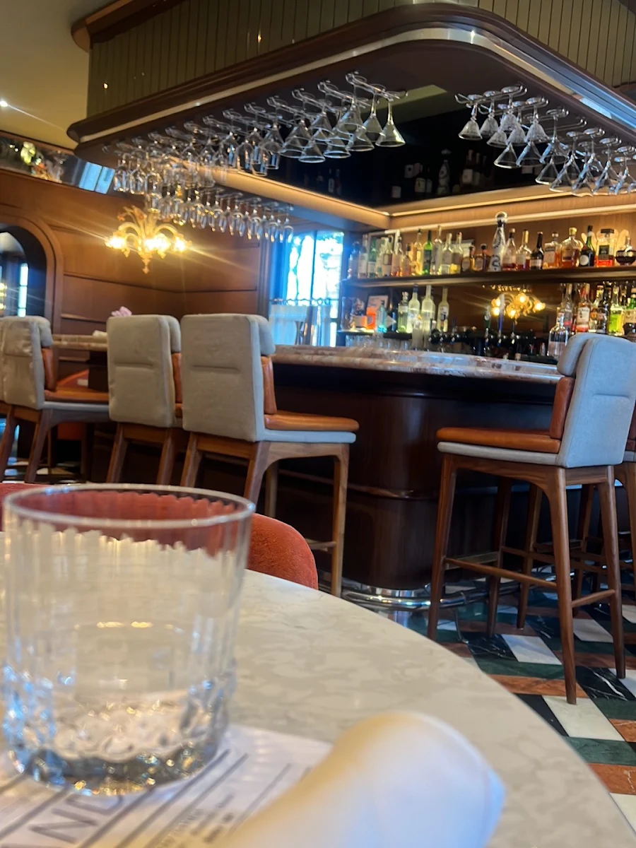 Vibe, Piano Piano Restaurant