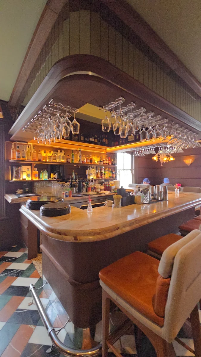 Vibe, Piano Piano Restaurant