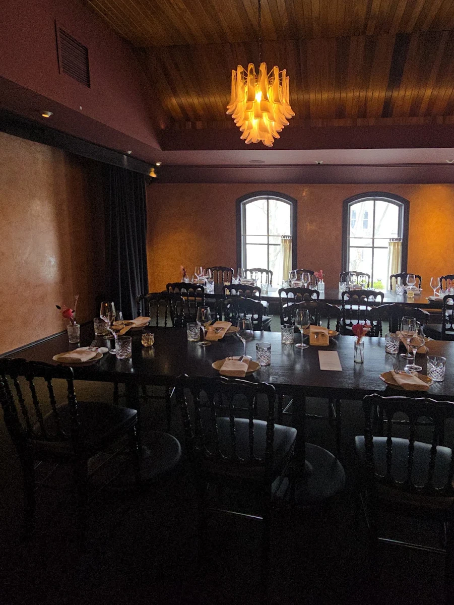 Vibe, Piano Piano Restaurant