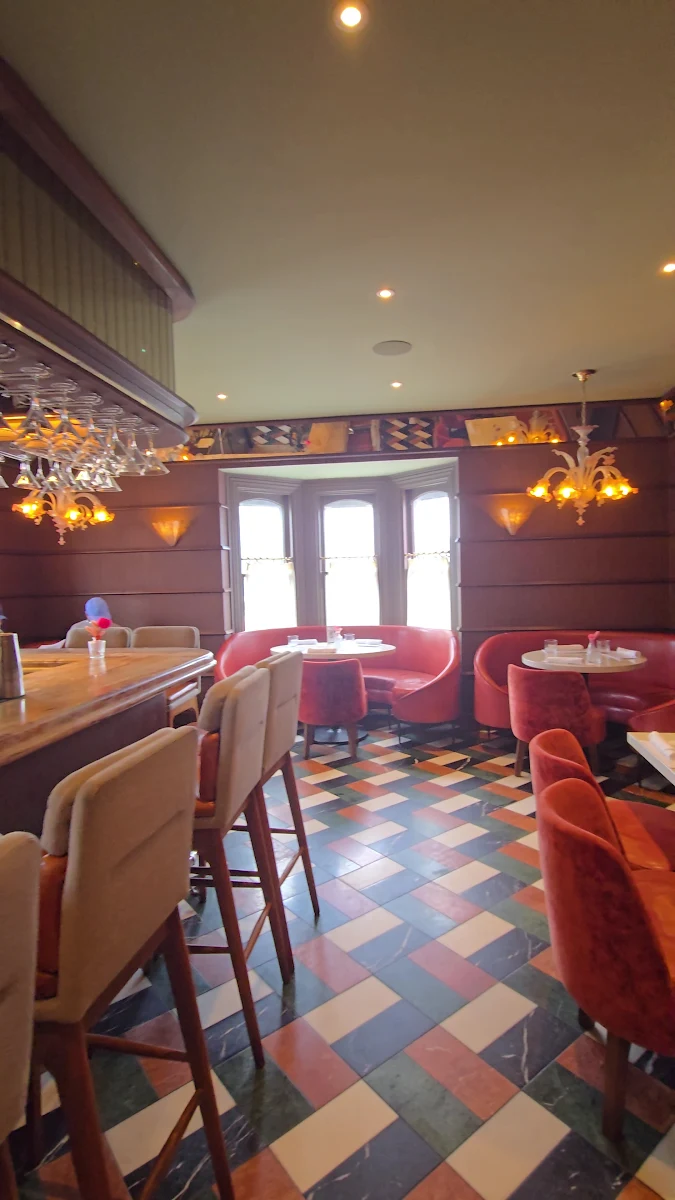 Vibe, Piano Piano Restaurant