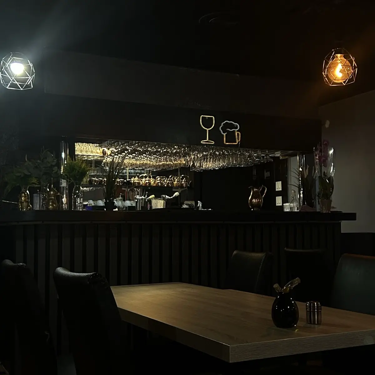Vibe, Al Waly Restaurant