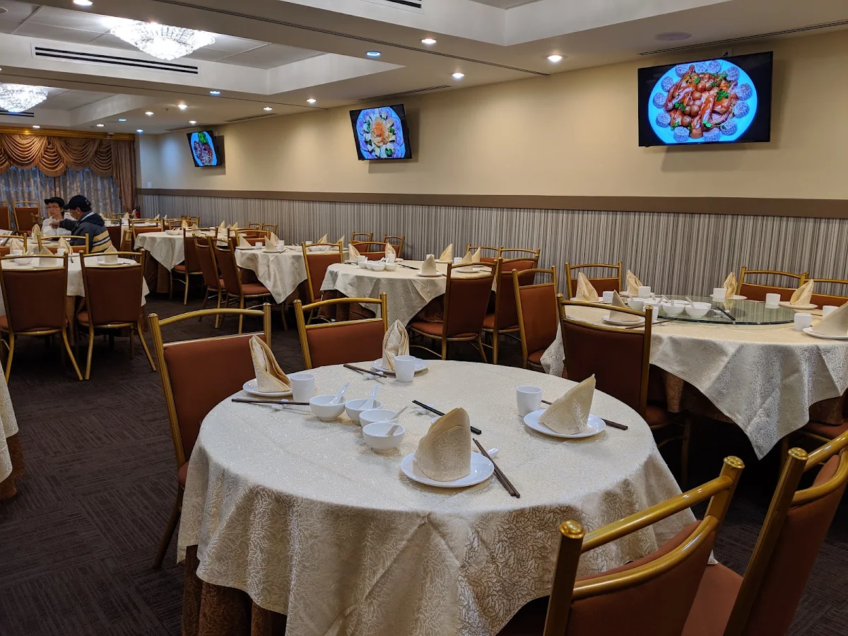 Vibe, Golden Paramount Seafood Restaurant