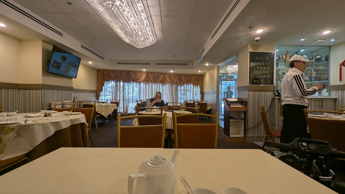 Vibe, Golden Paramount Seafood Restaurant