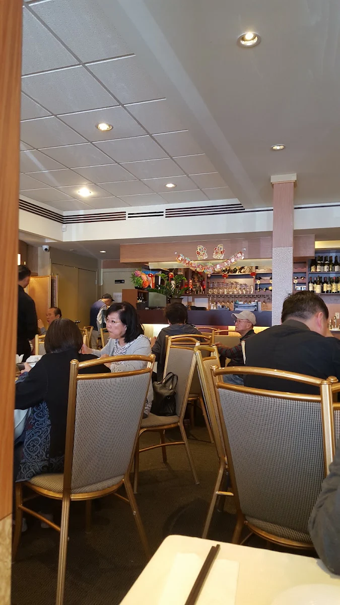 Vibe, Golden Paramount Seafood Restaurant