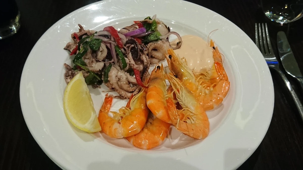 Food & drink, 33Grill - Bar & Dining