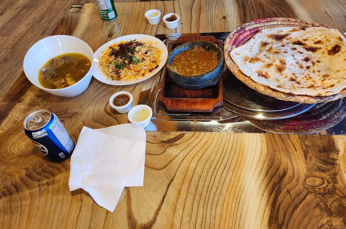 Food & drink, YEMENI PALACE RESTAURANT مطعم القصر اليمني