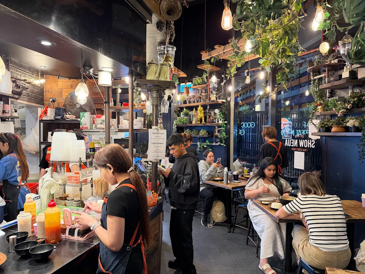 Vibe, Show Neua Thai Street Food