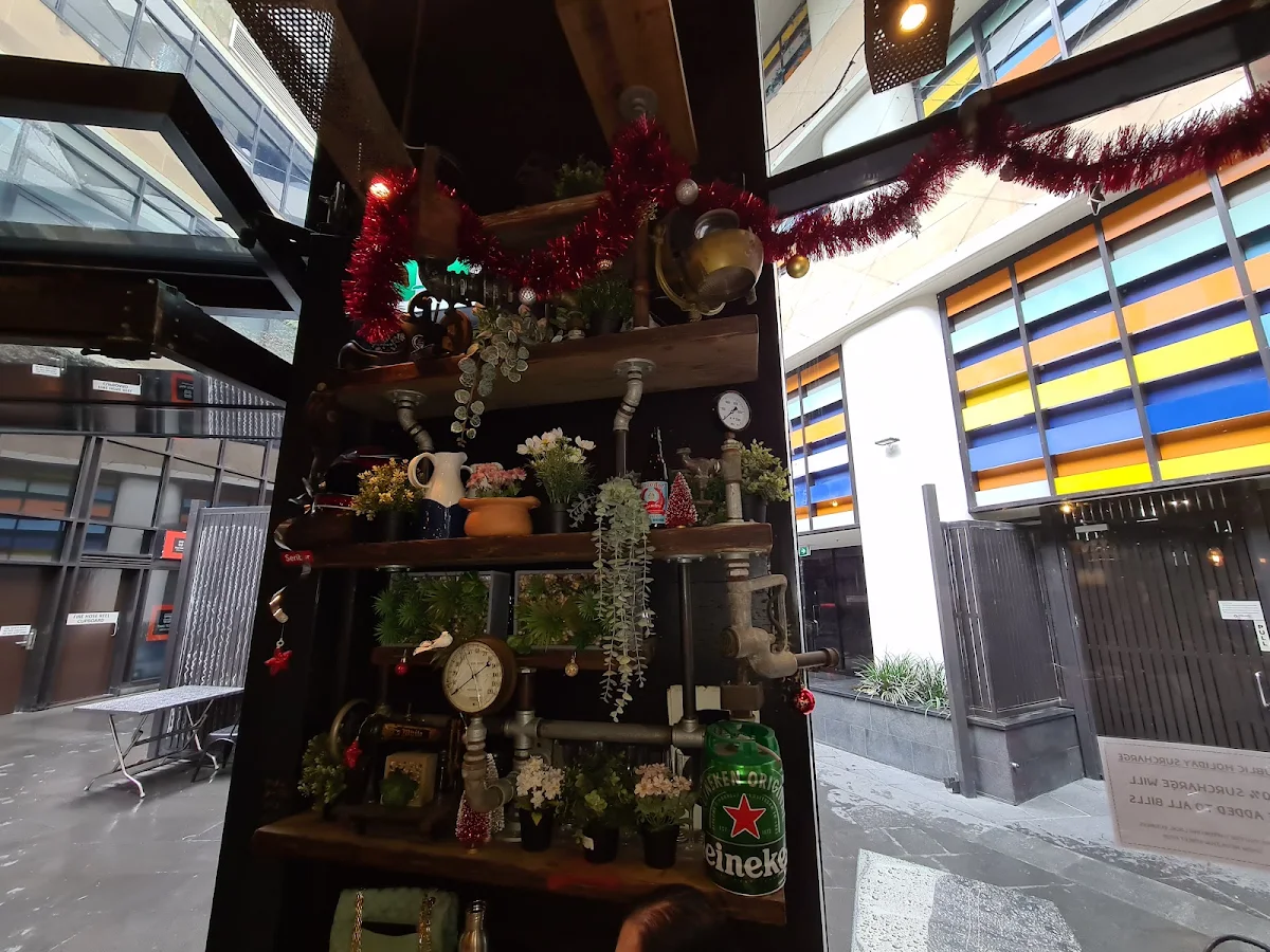 Vibe, Show Neua Thai Street Food
