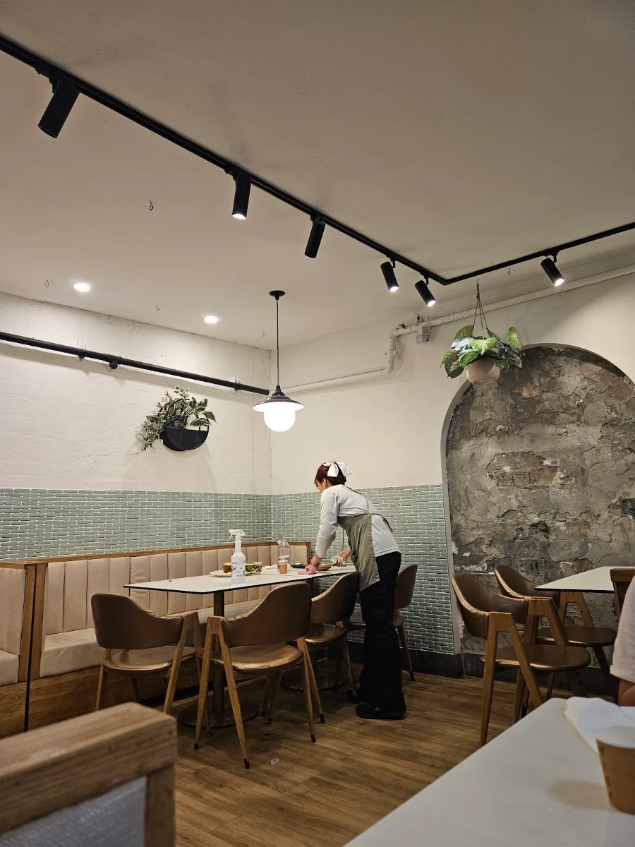 Vibe, Show Neua Thai Street Food