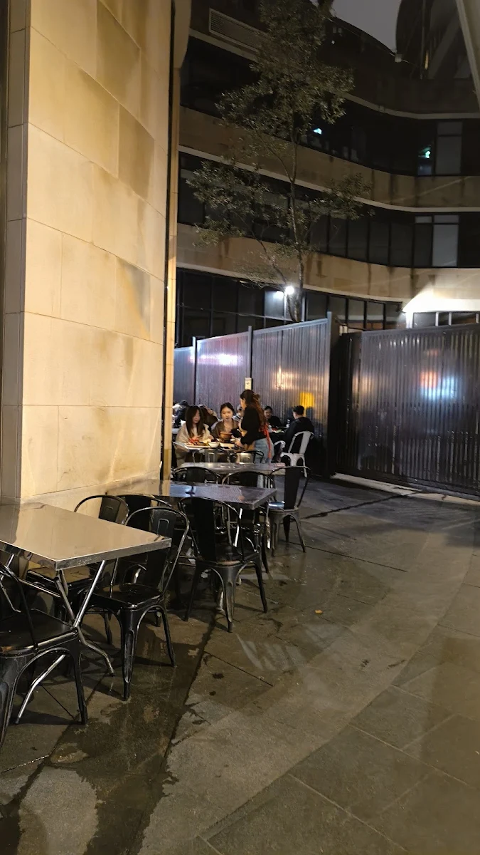 Vibe, Show Neua Thai Street Food